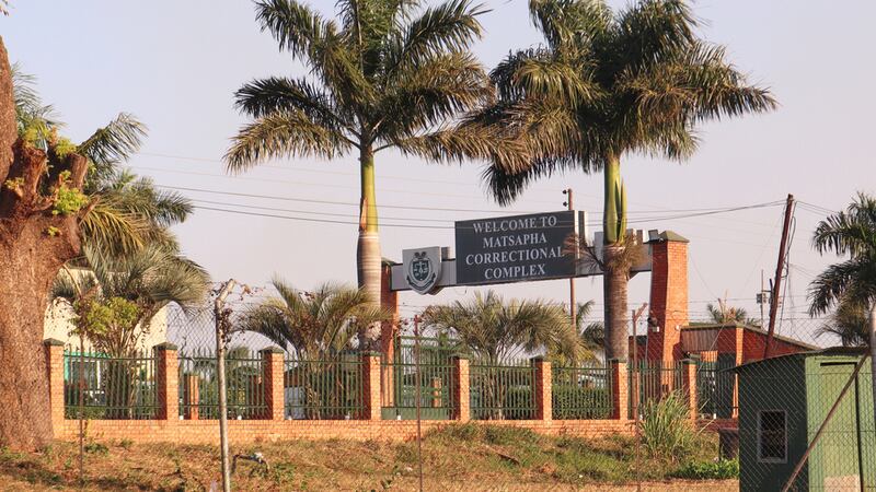 ARCHIVO - El Complejo Correccional de Matsapha se ve en Matsapha, cerca de Mbabane, Esuatini,...