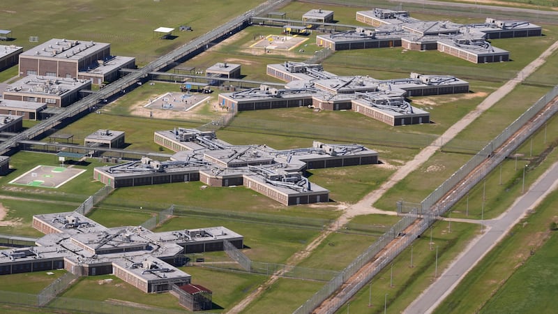 ARCHIVO - En esta foto aérea tomada el 9 de abril de 2025 en Winnfield, Luisiana, se ve el...
