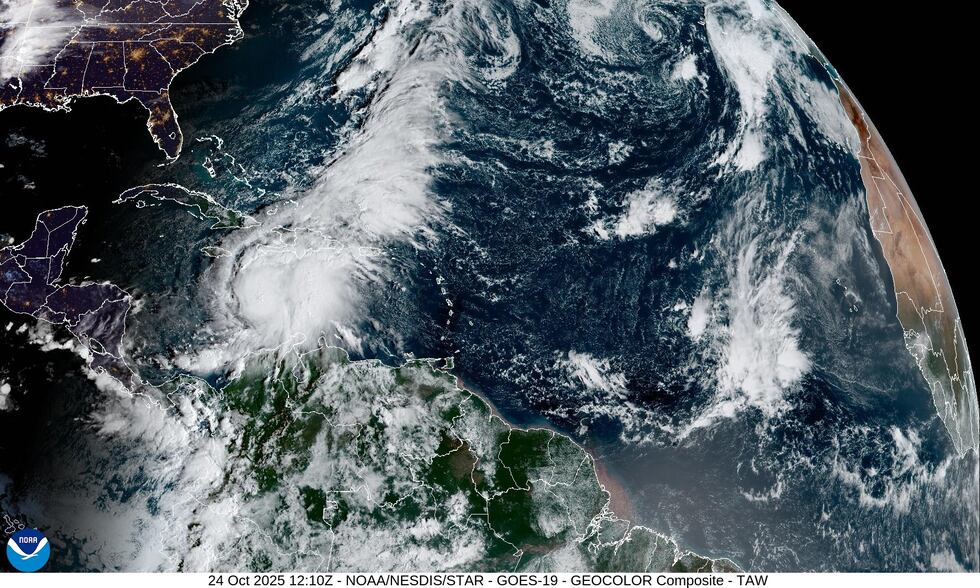 Melissa se detiene en el Caribe mientras meteorólogos advierten que se intensificará rápidamente