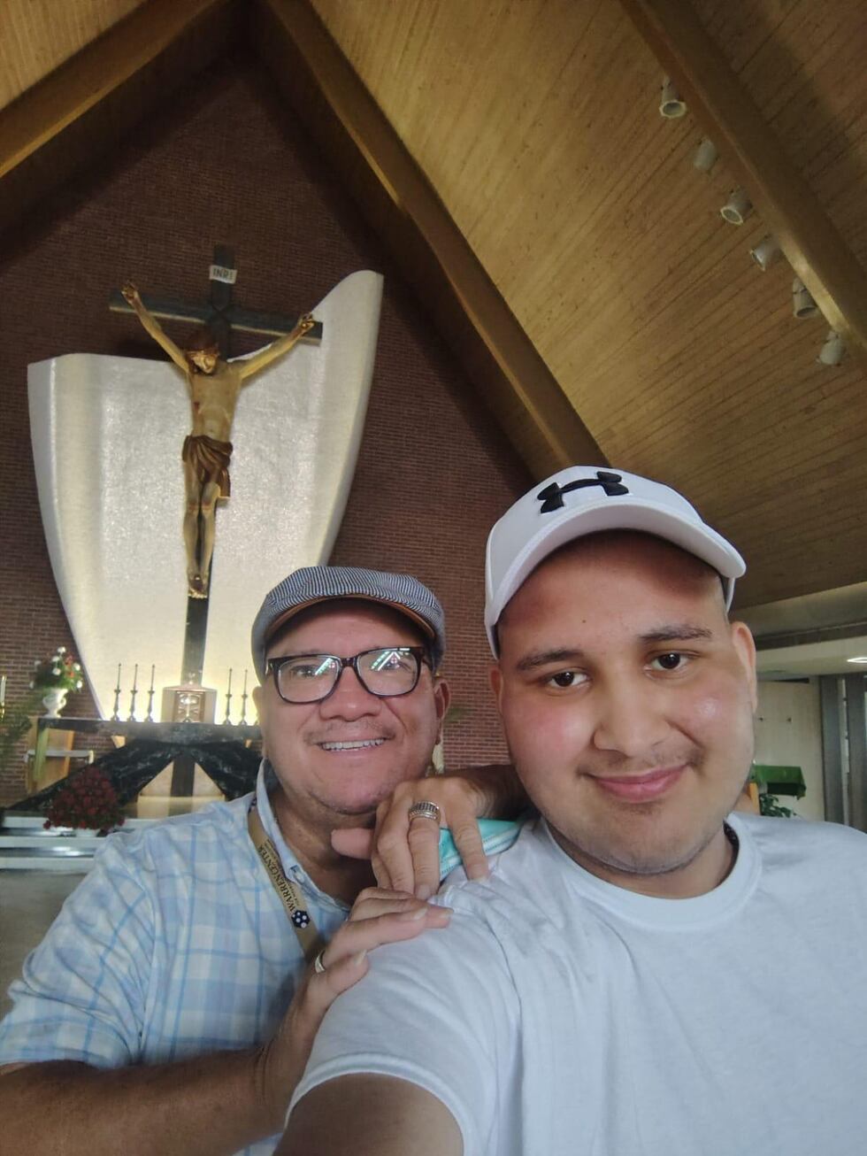 José acompañado de su intérprete médico