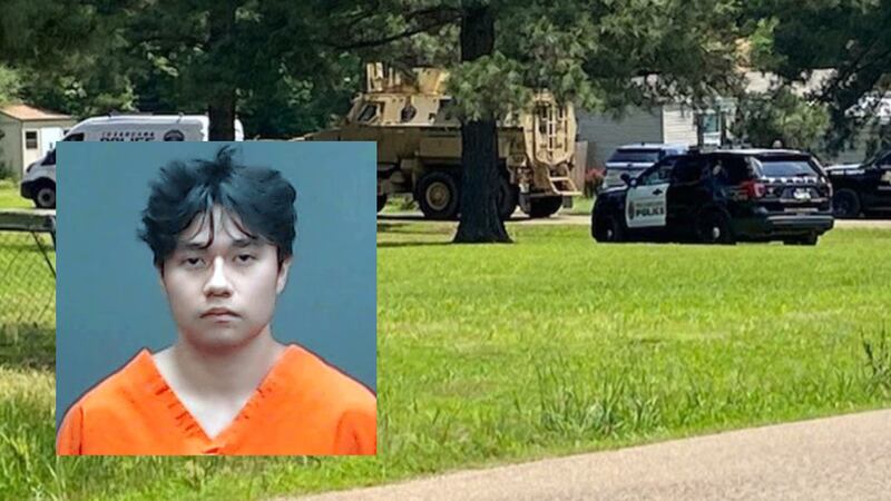 César Olalde, de 18 años, está acusado de matar a cuatro personas: sus padres, hermano y hermana.