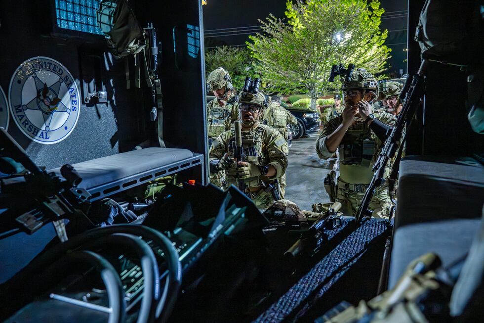 Operativo del Servicio de Alguaciles de los Estados Unidos (USMS) y las agencias del orden...