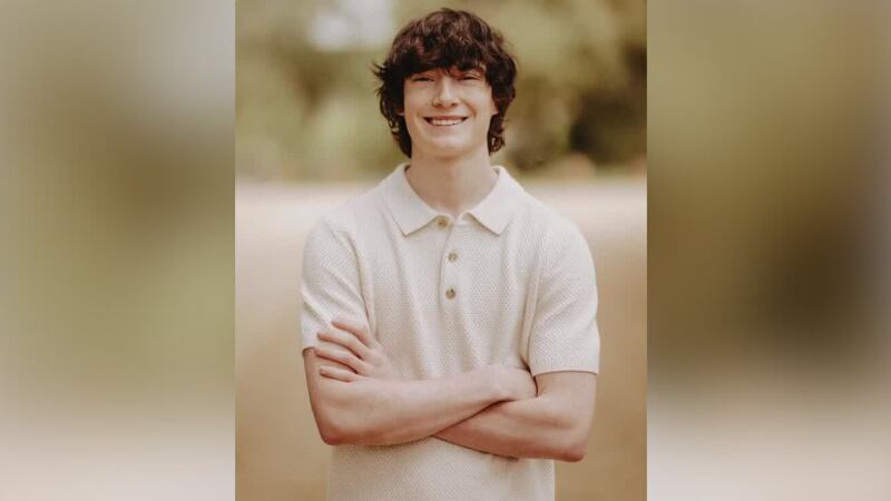 Los padres de Adam Raine presentaron una demanda el mes pasado. En ella se alega que ChatGPT...