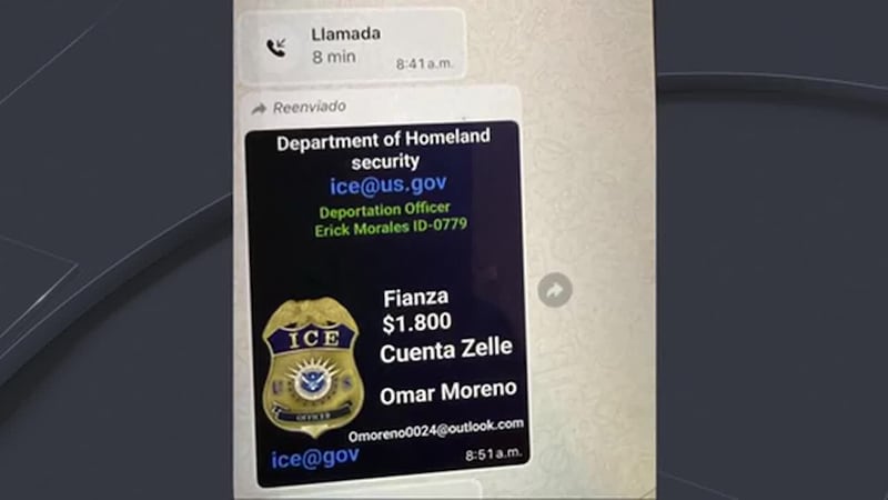 Hispana víctima de fraude migratorio muestra audios que recibió por WhatsApp del supuesto...